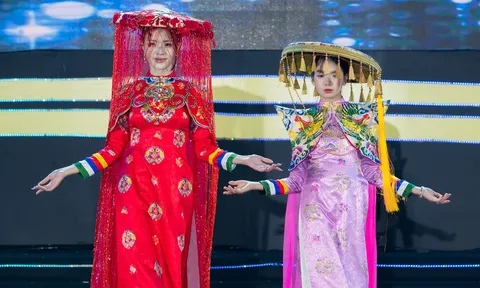 Vedette nhí Nghiêm Trần Ngọc Diệp tỏa sáng bên Hoa hậu Phạm Ngọc Quỳnh trong khoảnh khắc chuyển giao vương miện tại chung kết Hoa hậu Du lịch Việt Nam 2026