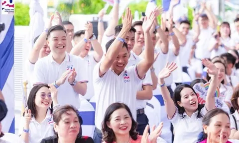 Kỷ niệm 20 năm ngày ra trường niên khóa 2003-2006 trường THPT Hồng Quang
