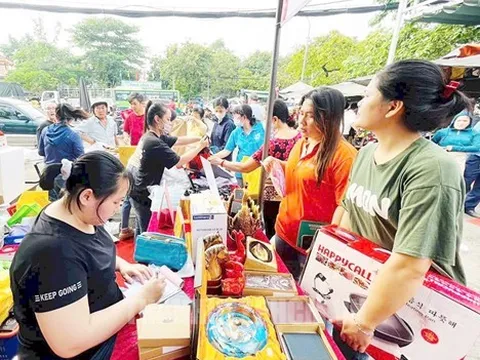 Sức hút từ sự kiện livestream tại chợ Phú Lâm – Khi kinh doanh gần hơn với cộng đồng