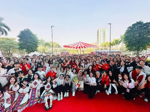 Trái Tim Tình Nguyện 2024: Hành trình kết nối những nhịp đập yêu thương